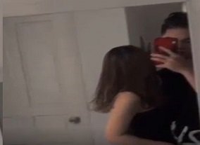 bi a sex Kim Thi em gái cởi đồ vay tiền